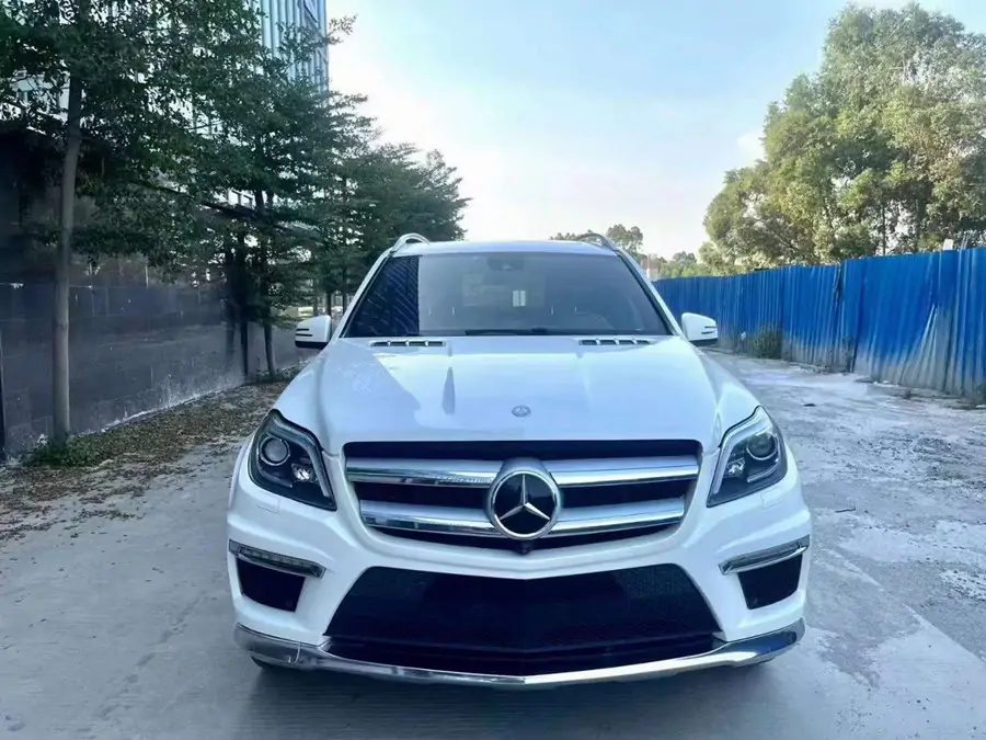 新到17款奔驰GL550 AMG