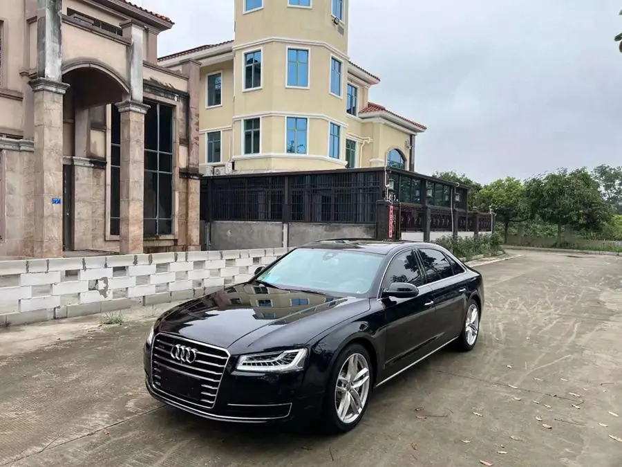 纯17年奥迪,A8L,4.0TT,四驱60TFSI